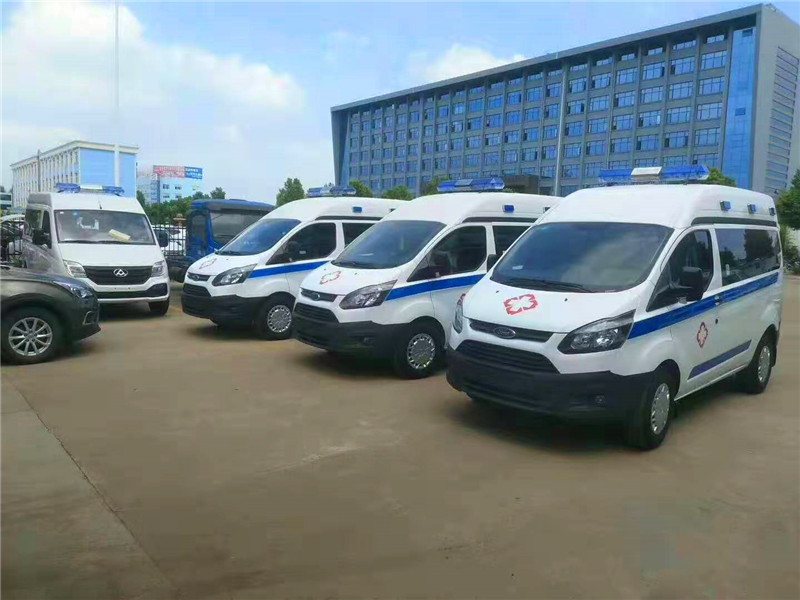 福特新全順V362短軸中頂監(jiān)護(hù)型救護(hù)車(chē)（柴油）