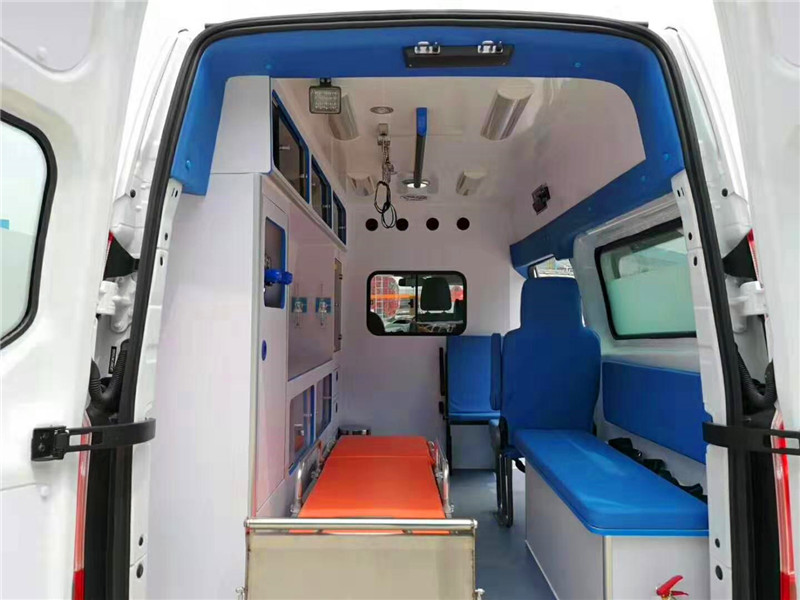 福特新全順V362短軸中頂監(jiān)護型救護車（柴油）