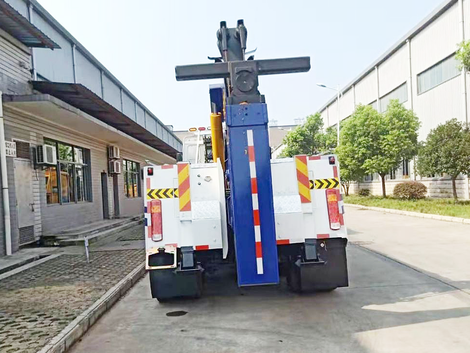 重汽豪沃后雙橋一拖一清障車(chē)