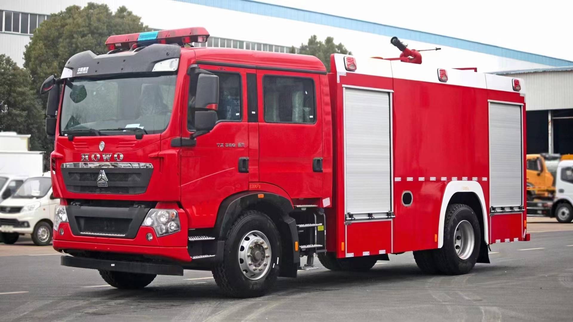  國(guó)六重汽豪沃8噸水罐泡沫消防車詳細(xì)參數(shù)！