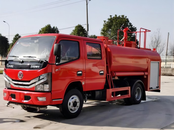4立方東風雙排駕駛室消防灑水車！